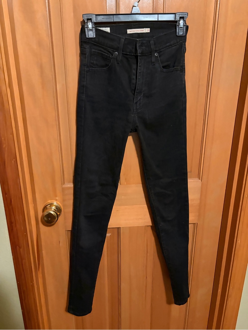 Levi’s Mile High Black Skinny Jeans - Picture 3 of 6
